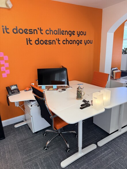 More Photos Of 310 Doris Dr, Lakeland Office For Lease