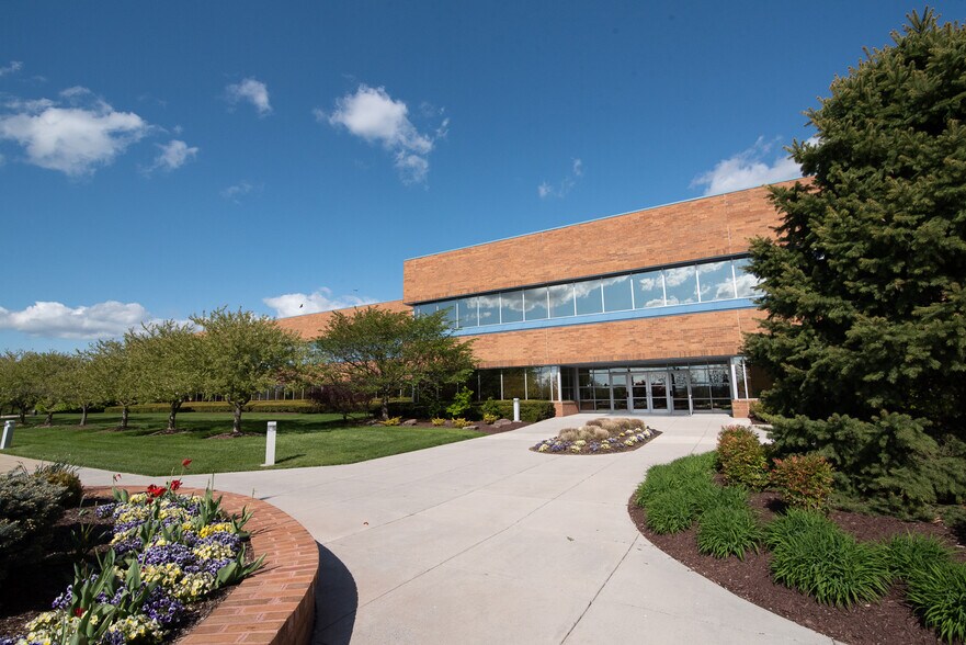 More Photos Of 14700 Citicorp Dr, Hagerstown Office For Sale