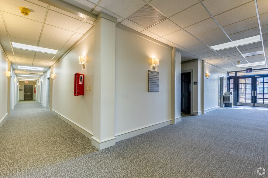 More Photos Of 2502-2532 E 71st St, Tulsa Office For Lease