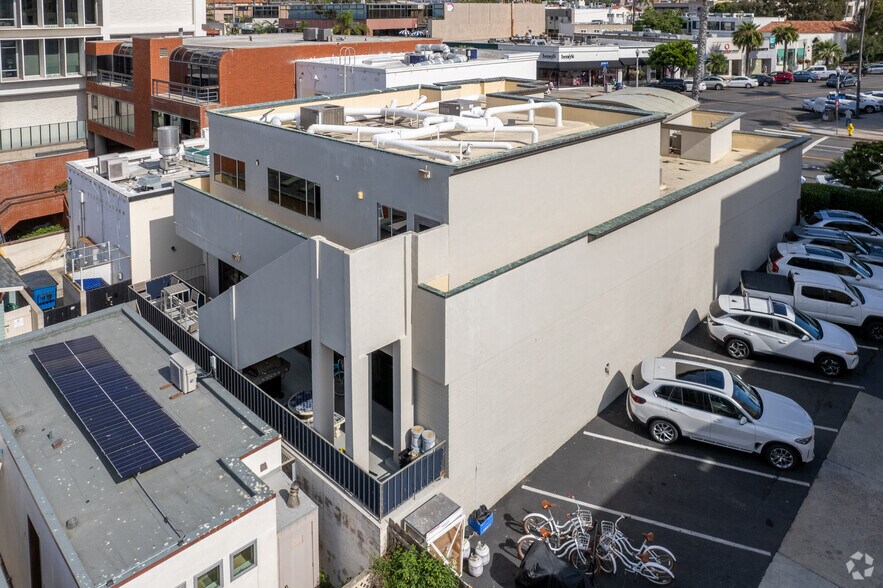 More Photos Of 930 Prospect St, La Jolla Storefront Retail Office For Lease