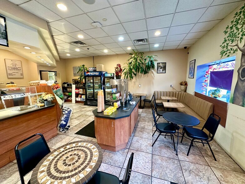 More Photos Of 136-154 Rifle Camp Rd, Woodland Park General Retail For Sale