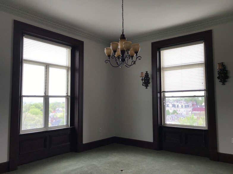 More Photos Of 2021 Auburn Ave, Cincinnati Office For Sale