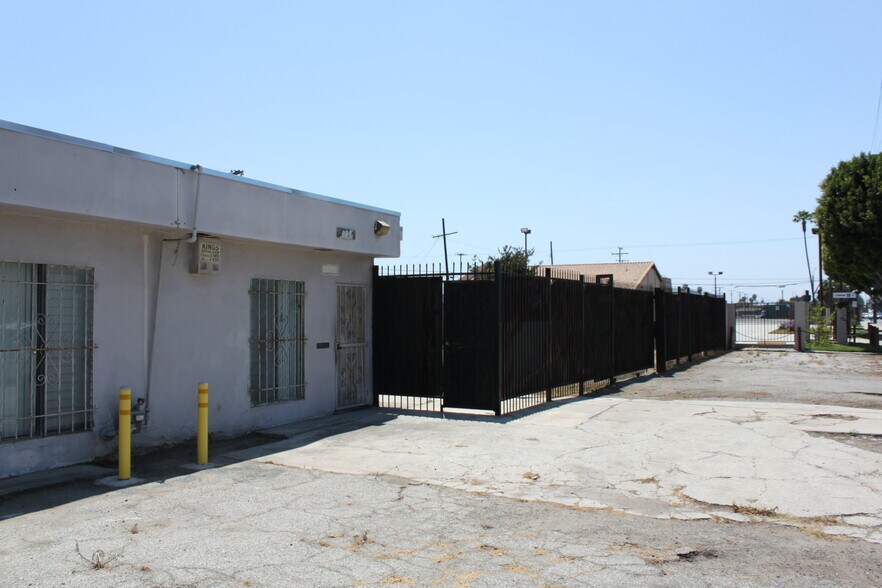 More Photos Of 1726 W Compton Blvd, Compton Storefront Retail Office For Sale