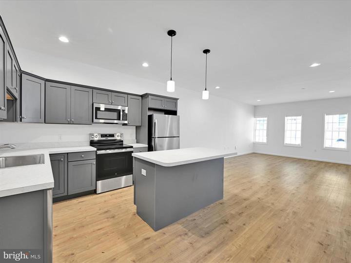 More Photos Of 336-338 Main St, Denver Storefront Retail Residential For Lease