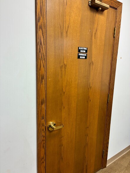 More Photos Of 1 Tiffany Pt, Bloomingdale Medical For Lease
