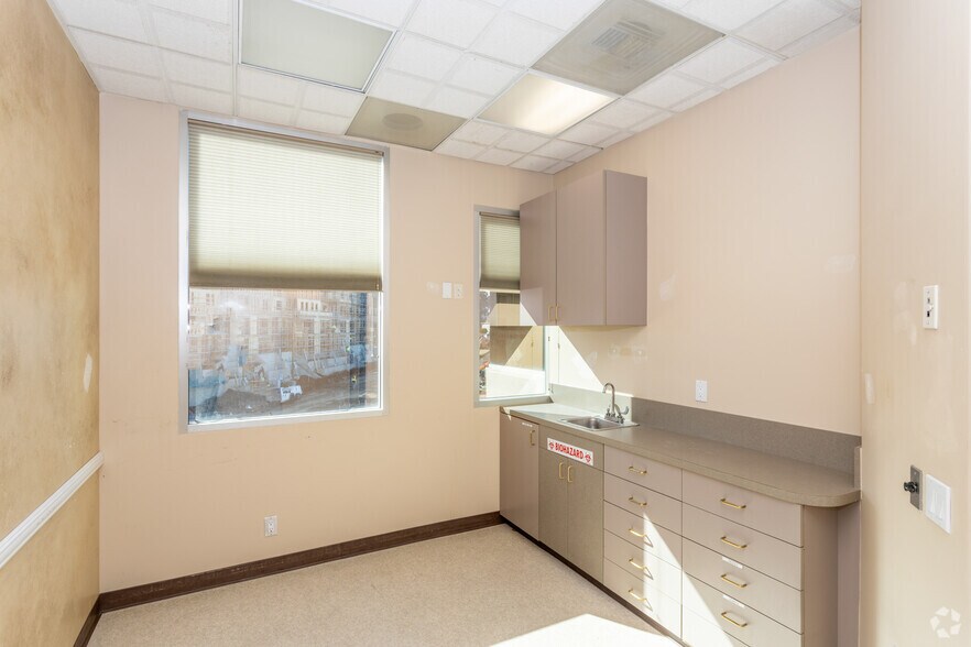 More Photos Of 488 E Valley Pky, Escondido Medical For Lease