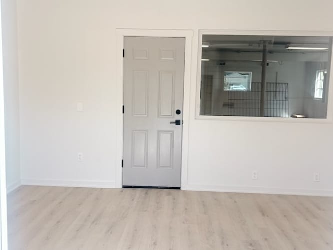 More Photos Of 8235 NE Beech St, Portland Warehouse For Sale