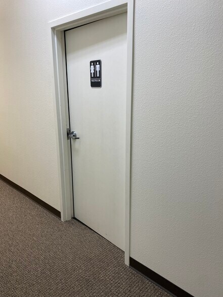 More Photos Of 1070 W Main St, Middleton Office For Lease