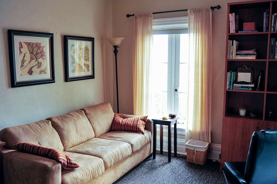 More Photos Of 916 SW King Ave, Portland Office Residential For Sale