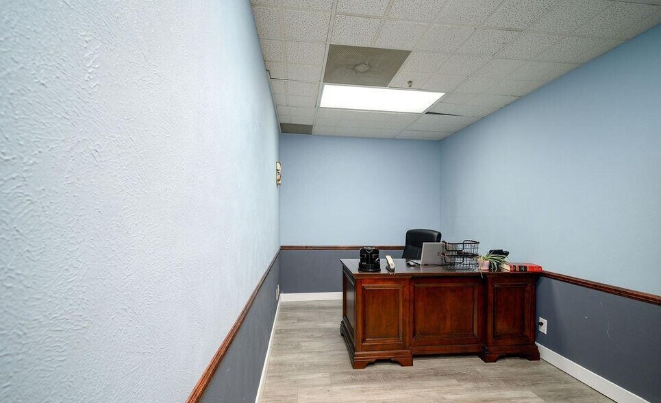More Photos Of 456 Fulton St, Peoria Office For Sale