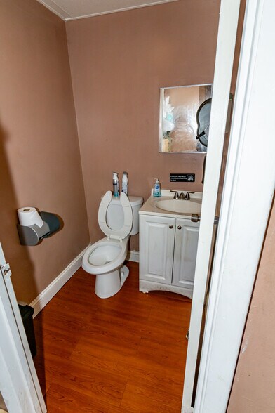 More Photos Of 2510 E Monument St, Baltimore Restaurant For Sale