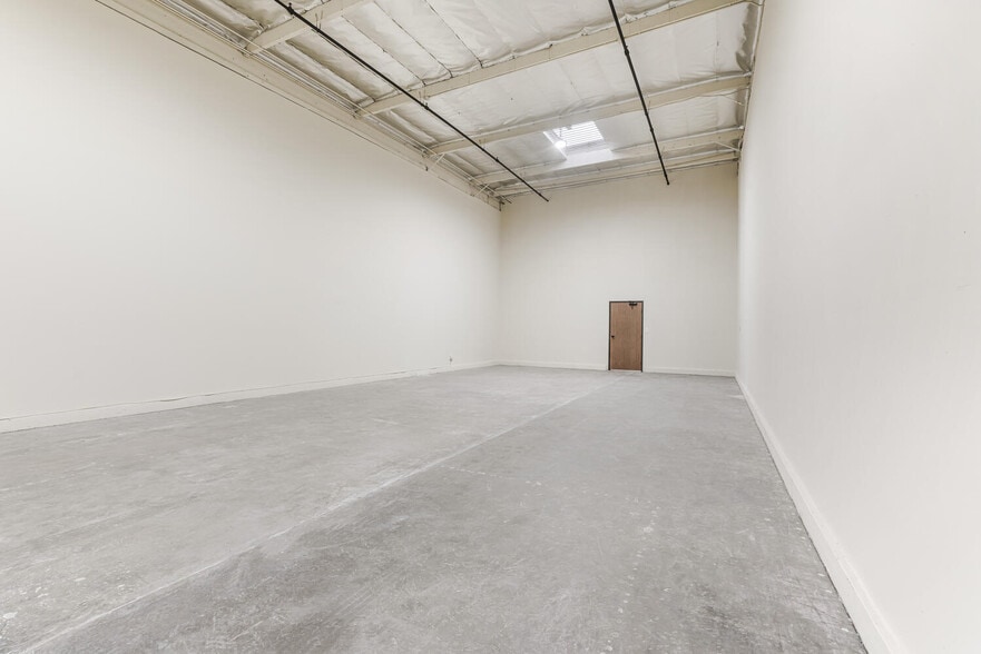 More Photos Of 1609 S Grove Ave, Ontario Warehouse For Lease