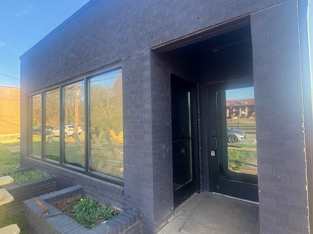 More Photos Of 6 Airline St, Belmont Freestanding For Lease