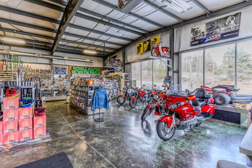 More Photos Of 233 Scranton Pocono Hwy, Moscow Auto Repair For Sale