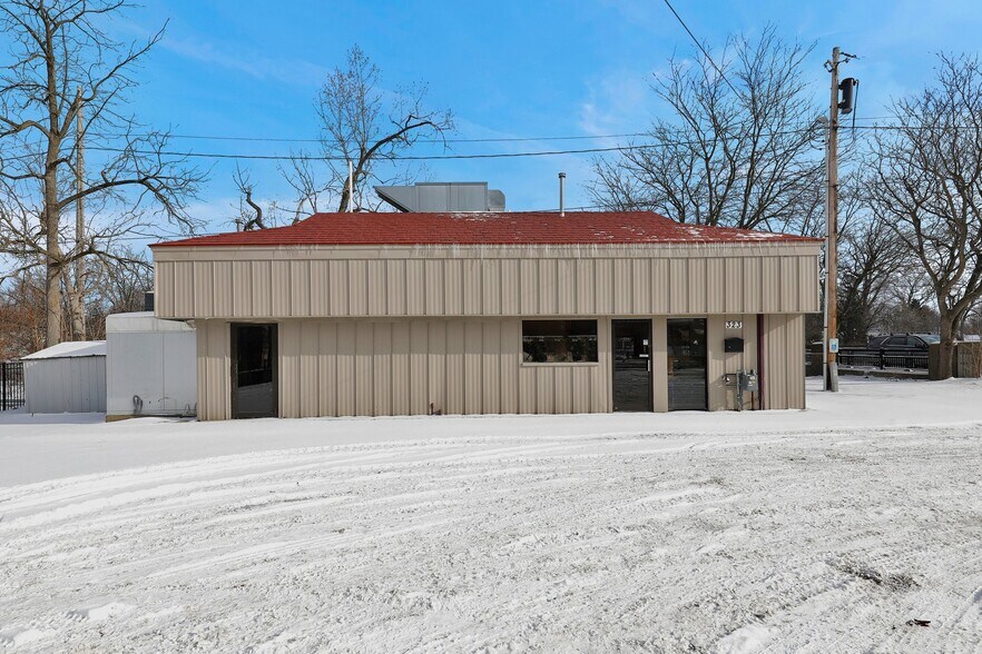 Primary Photo Of 323 S Main St, Eaton Rapids Freestanding For Sale