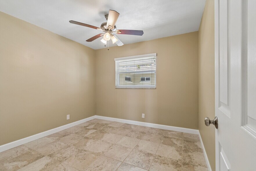 More Photos Of 2307 Bay Blvd, Indian Rocks Beach Apartments For Sale