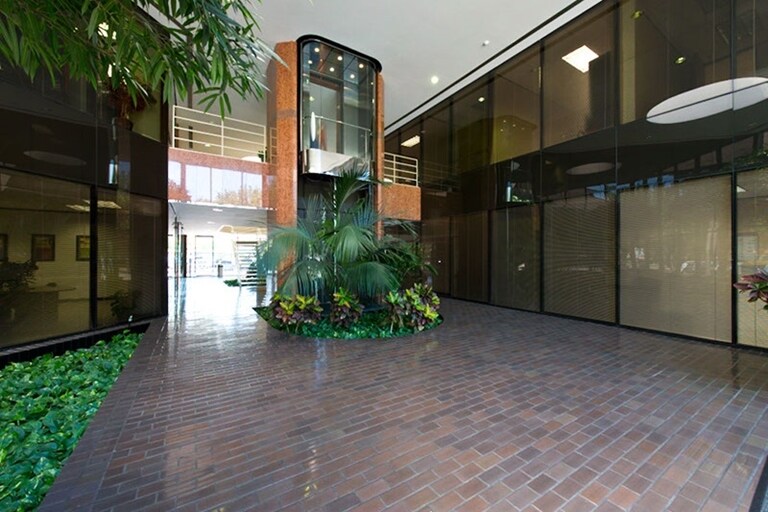 More Photos Of 12727 Featherwood Dr, Houston Medical For Sale