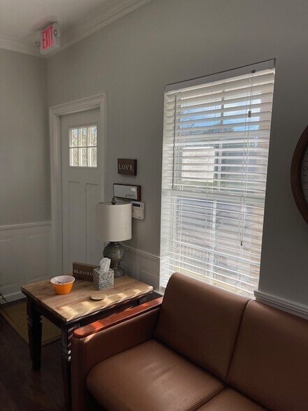 More Photos Of 215 North St, Denham Springs Office For Lease