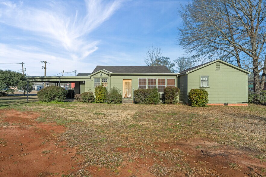 More Photos Of 902 Court St, Waynesboro Flex For Sale