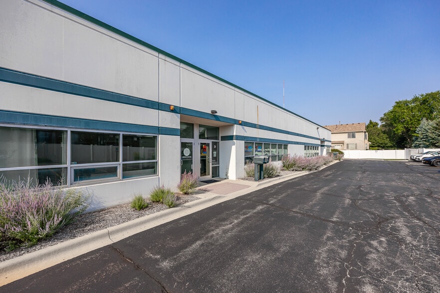 More Photos Of 2005 Bloomingdale Rd, Glendale Heights Office For Sale