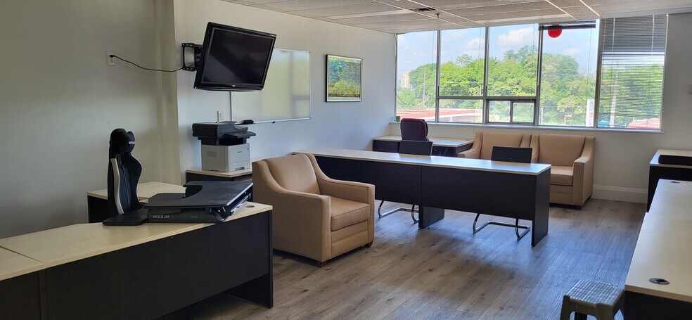 More Photos Of 991-1025 Finch Ave W, Toronto Office For Lease