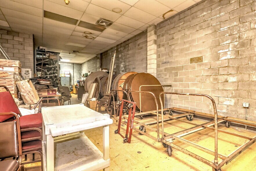 More Photos Of 560 Woodward Ave, New Haven Flex For Sale