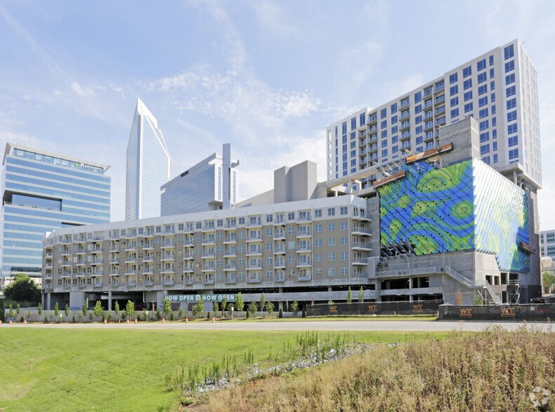 More Photos Of 610 S Caldwell St, Charlotte Hotel For Lease