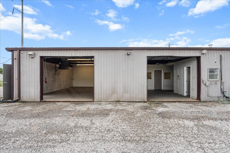 More Photos Of 230 Highway 146 S, Texas City Auto Dealership For Sale