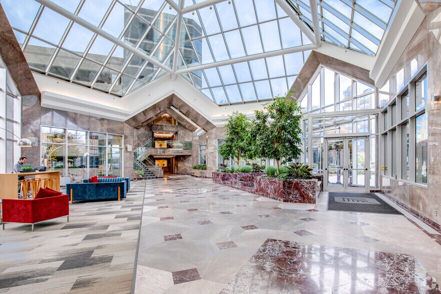 More Photos Of 8500 Normandale Lake Blvd, Bloomington Coworking Space