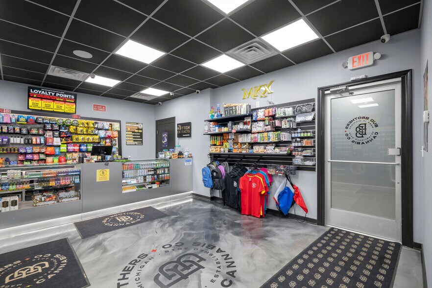 More Photos Of 411 Lafayette Ave, Bay City Fast Food For Sale