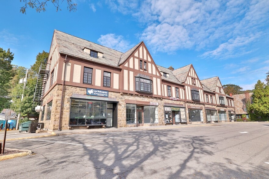 More Photos Of 233 Route 17, Tuxedo Park Freestanding For Lease
