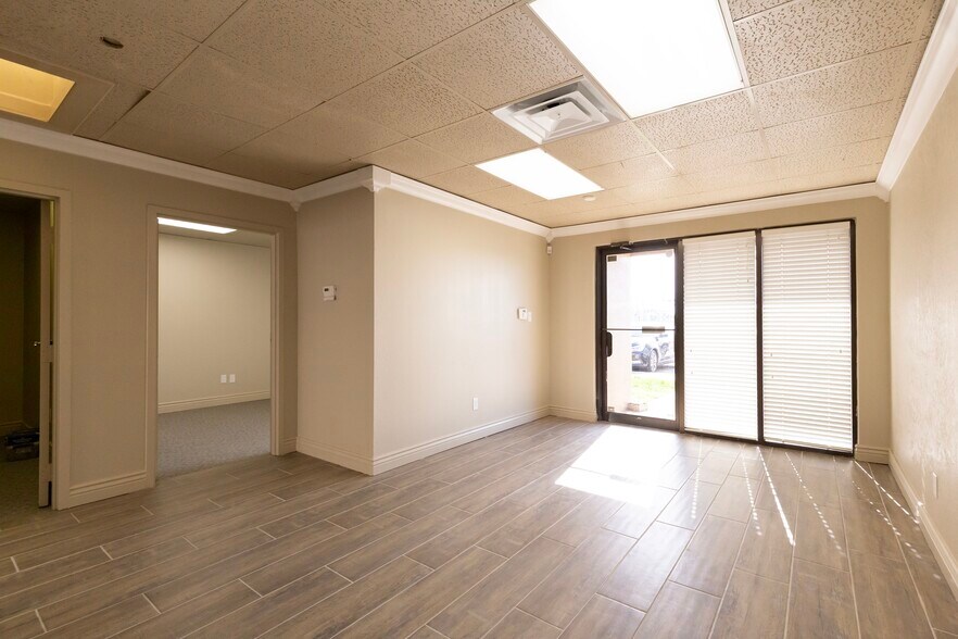 More Photos Of 800 Rock Creek Rd, Norman Office For Lease