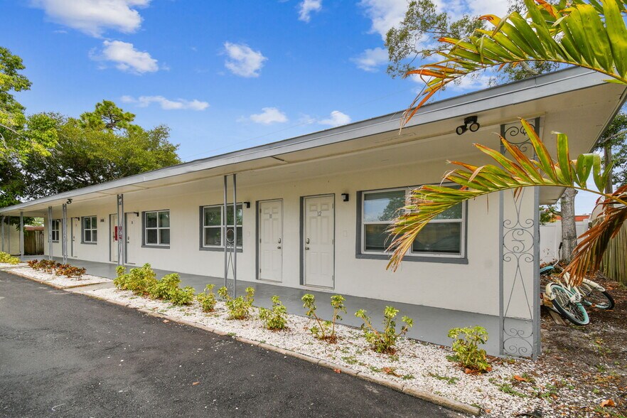 More Photos Of 1466 Gulf to Bay Blvd, Clearwater Hotel For Sale