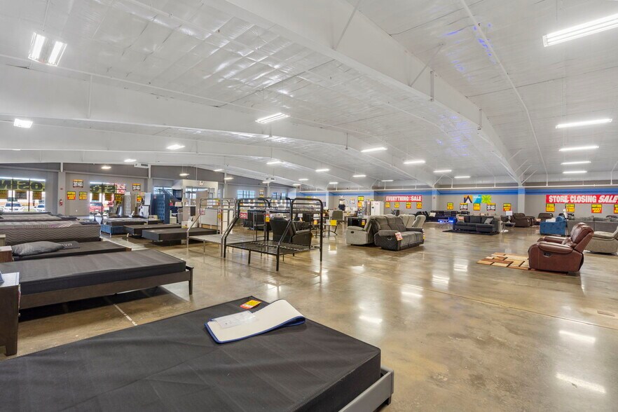 More Photos Of 3758 Hwy 412 E, Siloam Springs Freestanding For Sale