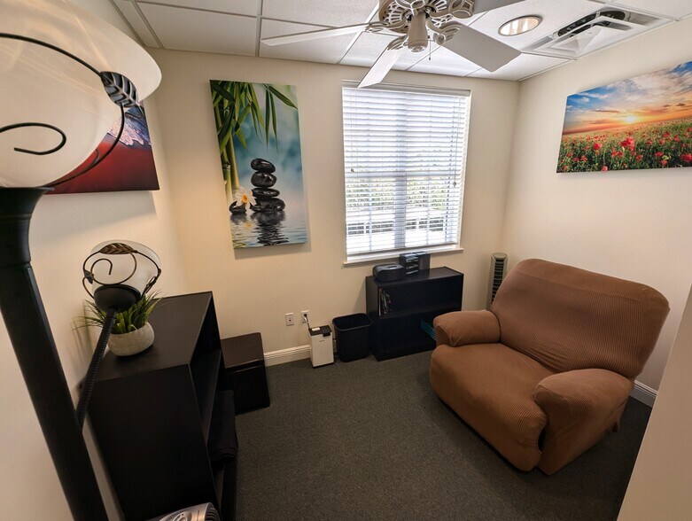 More Photos Of 1575 Indian River Blvd, Vero Beach Office For Lease