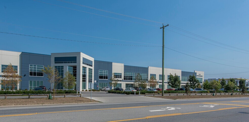 More Photos Of 2468 192nd St, Surrey Warehouse For Lease