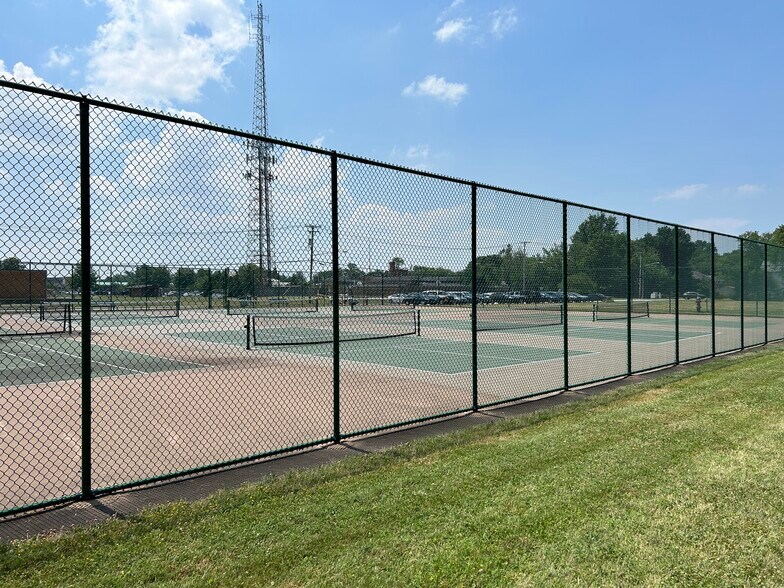 More Photos Of 430 Kenwood Dr, Euclid Apartments For Sale