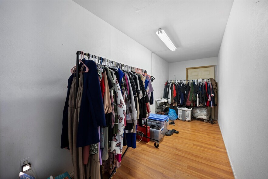 More Photos Of 614 W Central Ave, Wiggins General Retail For Sale