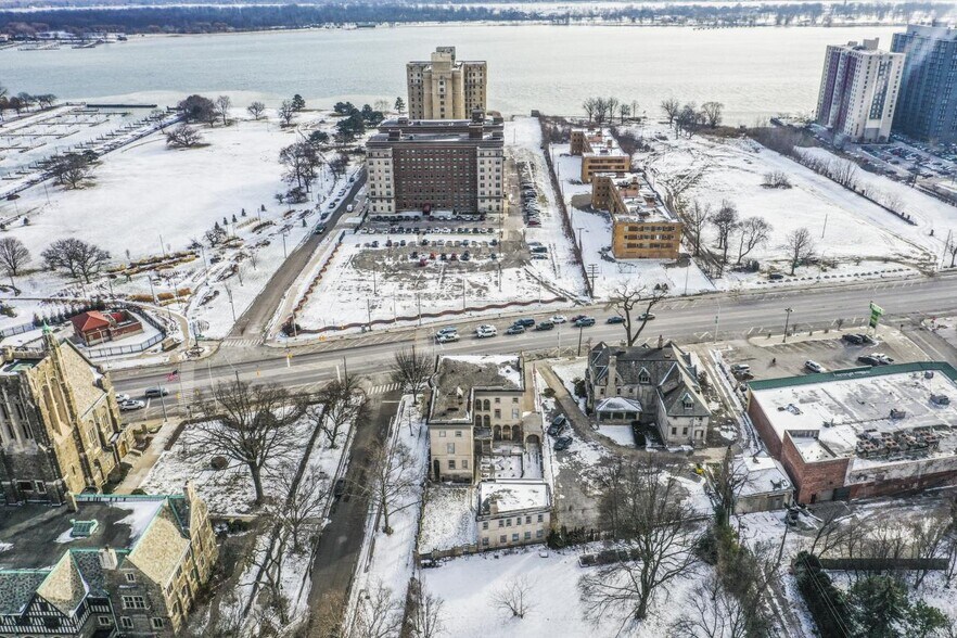 More Photos Of 8469 E Jefferson Ave, Detroit Office Residential For Sale