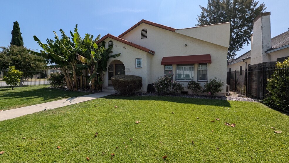 Primary Photo Of 534 N Campus Ave, Ontario Medical For Sale