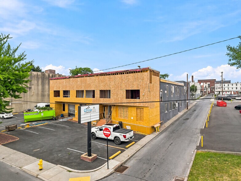 More Photos Of 145-555 Hamilton St, Allentown Showroom For Lease