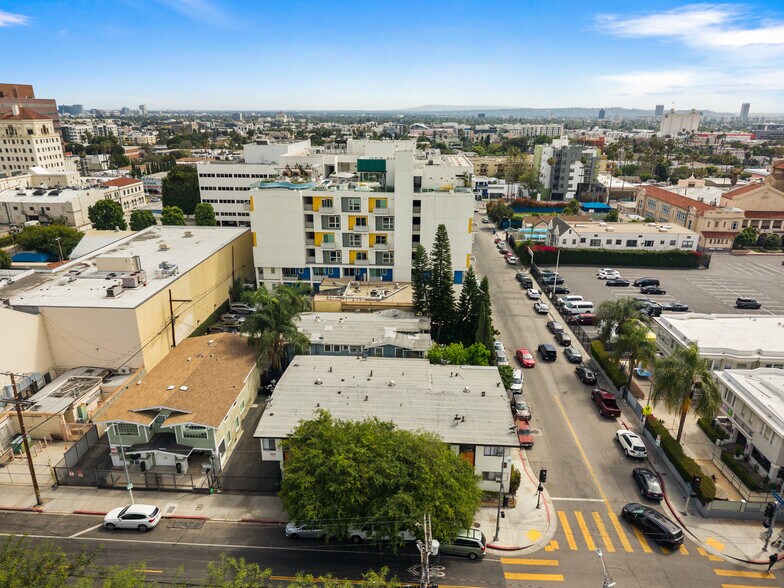 More Photos Of 6610 Selma Ave, Los Angeles Apartments For Sale