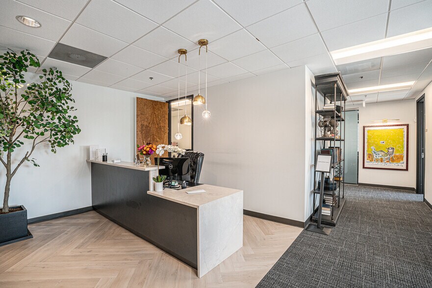 More Photos Of 3384 Peachtree Rd NE, Atlanta Loft Creative Space For Lease