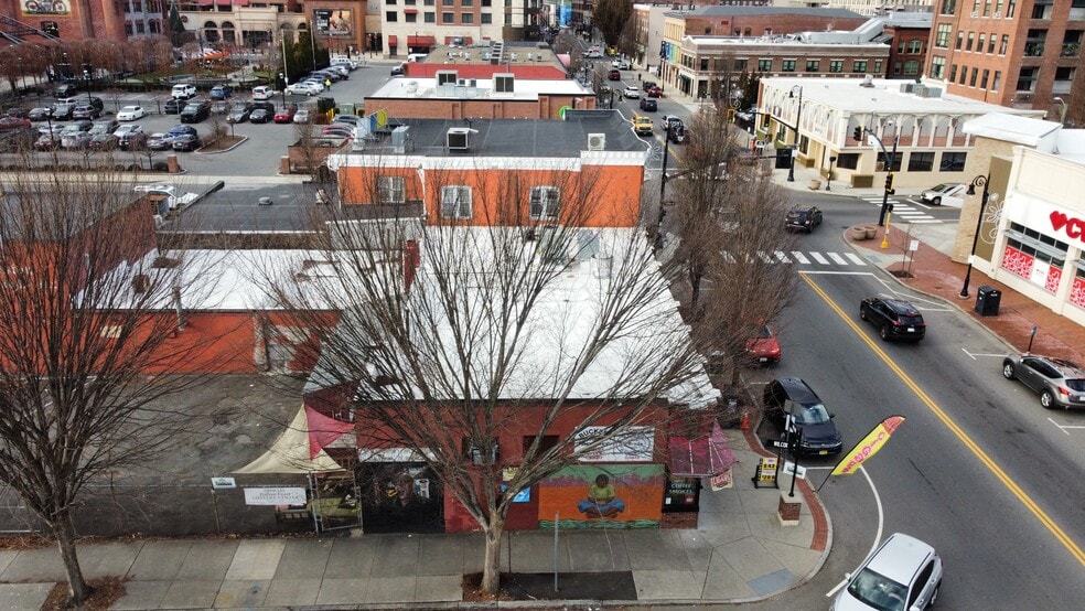 More Photos Of 982 Main St, Springfield Storefront For Sale