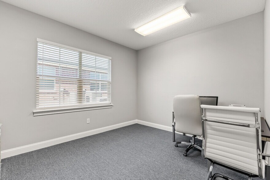 More Photos Of 6100 Greenland Rd, Jacksonville Loft Creative Space For Sale