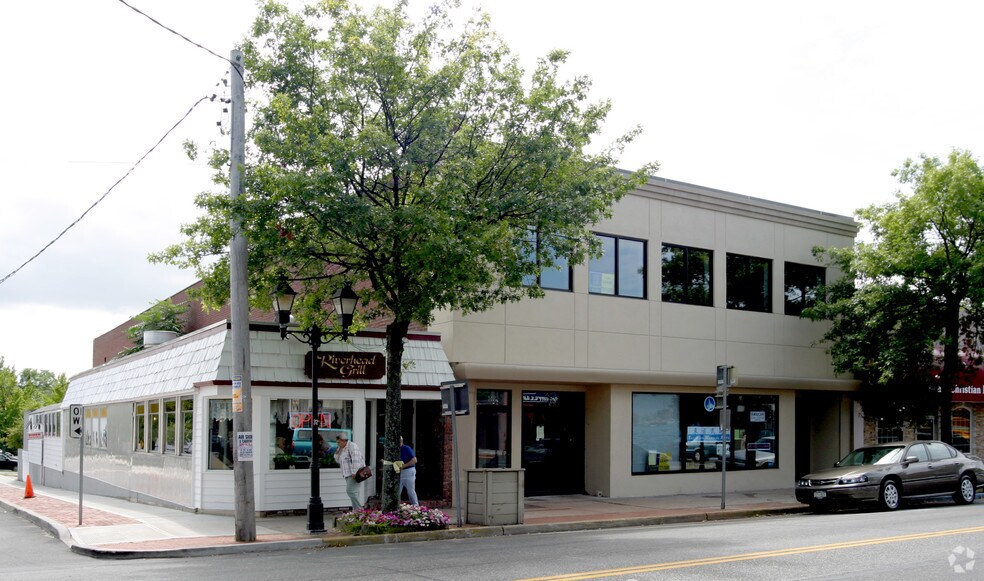 More Photos Of 71-83 E Main St, Riverhead Office For Lease