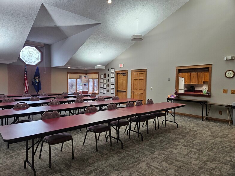 More Photos Of 3165 Cabaret Trl S, Saginaw Office For Sale