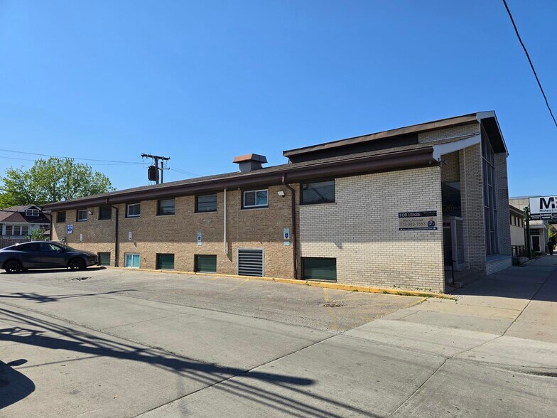 More Photos Of 6420 N California Ave, Chicago Medical For Lease