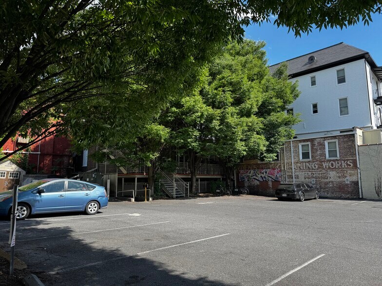 More Photos Of 181 N Main St, Harrisonburg Storefront For Lease