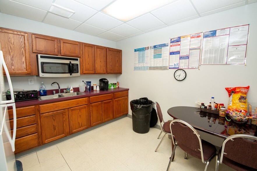 More Photos Of 4003 Out Look Dr, Hurricane Office For Sale